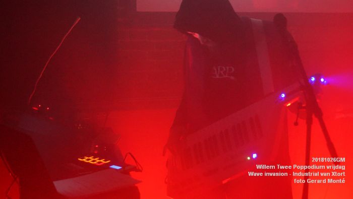 jDSC00135- Willem Twee Poppodium vrijdag - Wave invasion - Industrial van Xtort  - 26okt2018 -  foto GerardMontE web