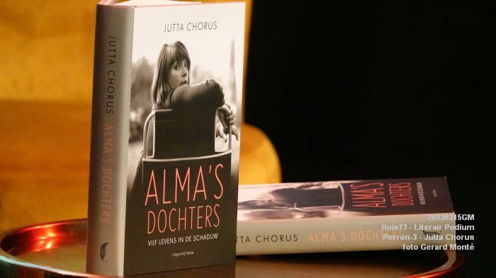 DSC01971- Huis73 - Literair Podium Perron-3 - Jutta Chorus - 15mrt2023 -  foto GerardMontE web