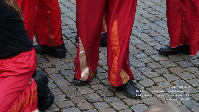 DSC01387- Vuur op de Parade - ontsteken van het paasvuur voor de kerken in Den Bosch - 8apr2023 -  foto Gerard MontE web
