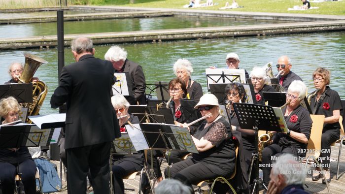 DSC05488- Muziek in het park - IJzeren Vrouw - Prins Hendrikpark - seniorenorkest De Meierij - 21mei2023 - foto GerardMontE web