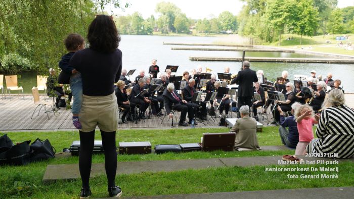 DSC05520- Muziek in het park - IJzeren Vrouw - Prins Hendrikpark - seniorenorkest De Meierij - 21mei2023 - foto GerardMontE web