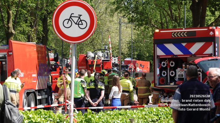 DSC06812- Rosmalen brand rieten dak - Hof van Hollantlaan - Kattenbosch - 26mei2023 - foto GerardMontE web
