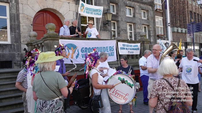 DSC09390- grootouders voor het klimaat - Markt Den Bosch - 24juni2023 - foto GerardMontE web