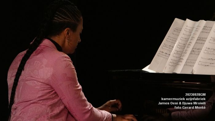 DSC04711- kamermuziek azijnfabriek - James Oesi en Djuwa Mroivili - 28sep2023 - foto GerardMontE web
