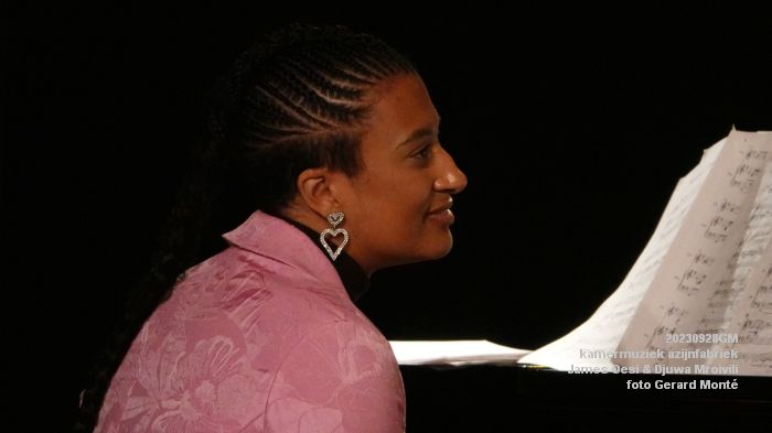 DSC04739- kamermuziek azijnfabriek - James Oesi en Djuwa Mroivili - 28sep2023 - foto GerardMontE web