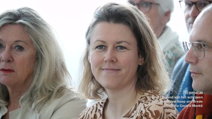 DSC04924- Huis73 Maand van het schrijven - poeziefestival Roep om Vrede - 30sep2023 - foto GerardMontE web