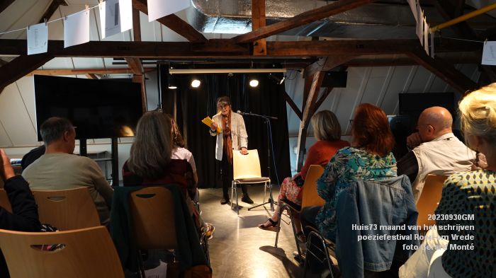 DSC04983- Huis73 Maand van het schrijven - poeziefestival Roep om Vrede - 30sep2023 - foto GerardMontE web