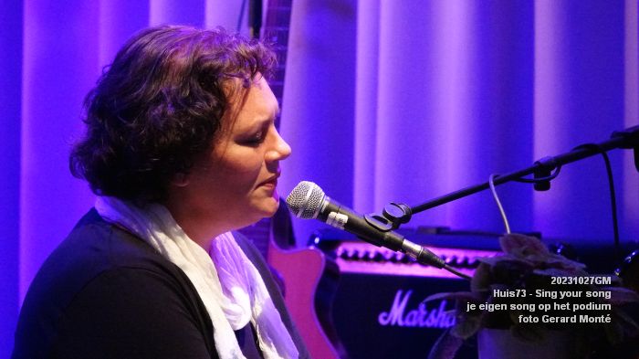 DSC07034- Huis73 - Sing your song - je eigen song op het podium - 27okt2023 - foto GerardMontE web
