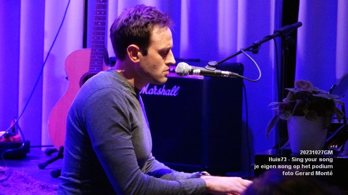 DSC07087- Huis73 - Sing your song - je eigen song op het podium - 27okt2023 - foto GerardMontE web