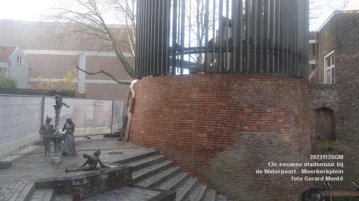 DSC00660- Reconstructie 13e-eeuwse stadsmuur - Waterpoort Moerkerkplein - 25nov2023 - foto GerardMontE web
