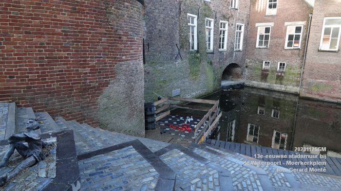DSC00664- Reconstructie 13e-eeuwse stadsmuur - Waterpoort Moerkerkplein - 25nov2023 - foto GerardMontE web