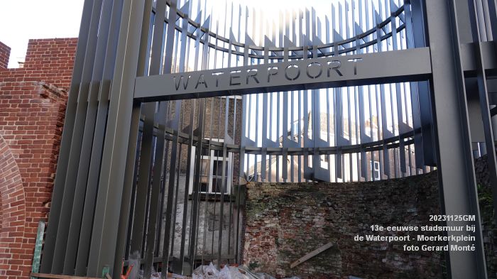 DSC00668- Reconstructie 13e-eeuwse stadsmuur - Waterpoort Moerkerkplein - 25nov2023 - foto GerardMontE web