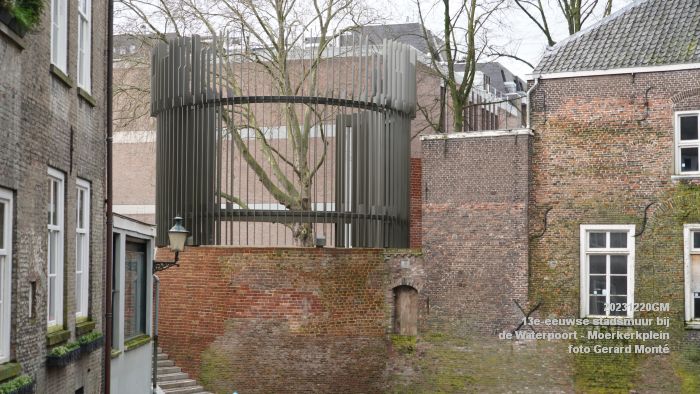 DSC09684- Reconstructie 13e-eeuwse stadsmuur - Waterpoort Moerkerkplein - 20dec2023 - foto GerardMontE web