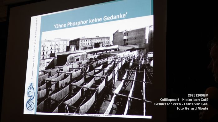 DSC01635- Knillispoort - Historisch CafE- Gelukszoekers - Frans van Gaal - 9dec2023 - foto GerardMontE web
