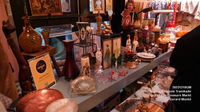 DSC09004- Werkwarenhuis Tramkade - Vintage treasure markt - 10dec2023 - foto GerardMontE web