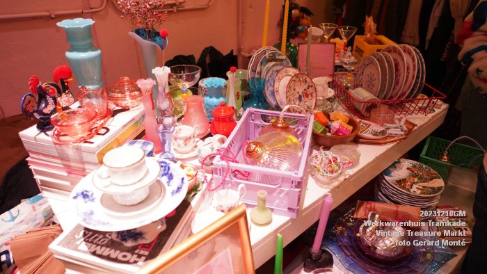 DSC09006- Werkwarenhuis Tramkade - Vintage treasure markt - 10dec2023 - foto GerardMontE web