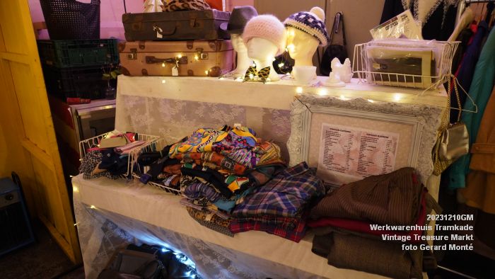 DSC09013- Werkwarenhuis Tramkade - Vintage treasure markt - 10dec2023 - foto GerardMontE web