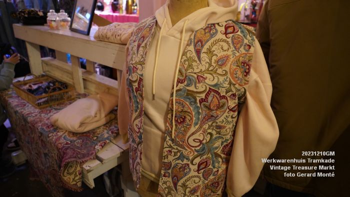 DSC09017- Werkwarenhuis Tramkade - Vintage treasure markt - 10dec2023 - foto GerardMontE web