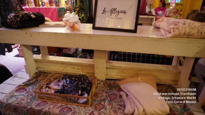DSC09019- Werkwarenhuis Tramkade - Vintage treasure markt - 10dec2023 - foto GerardMontE web