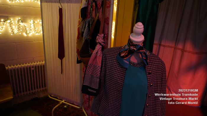 DSC09026- Werkwarenhuis Tramkade - Vintage treasure markt - 10dec2023 - foto GerardMontE web