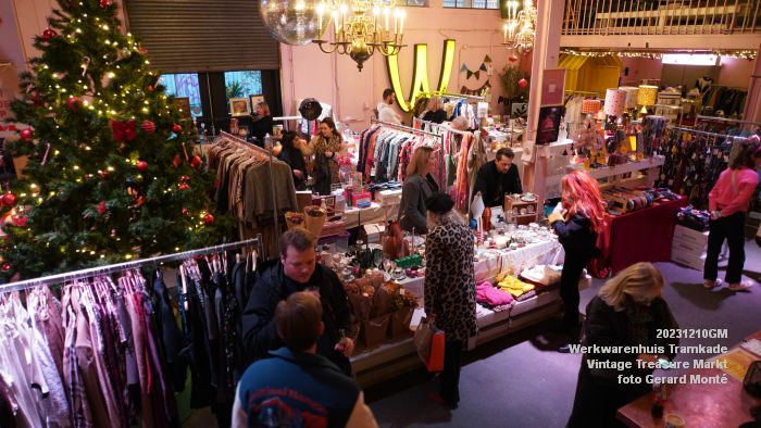 DSC09027- Werkwarenhuis Tramkade - Vintage treasure markt - 10dec2023 - foto GerardMontE web