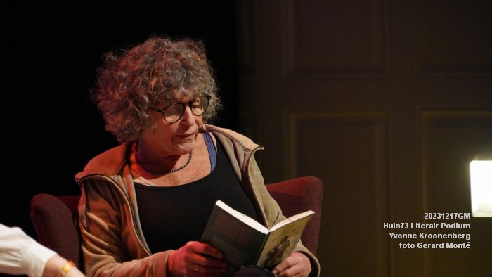 DSC09579- Huis73 Literair Podium - Yvonne Kroonenberg - 17dec2023 - foto GerardMontE web