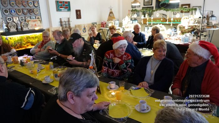 DSC03018- veteranenontmoetingscentrum kerstlunch voor bezoekers en genodigden - 23dec2023 - foto GerardMontE web