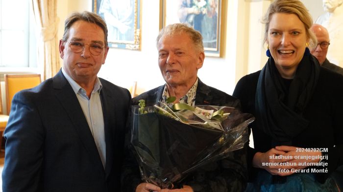 DSC06337- stadhuis oranjegalerij seniorenbus automaatje - 2feb2024 - foto GerardMontE web