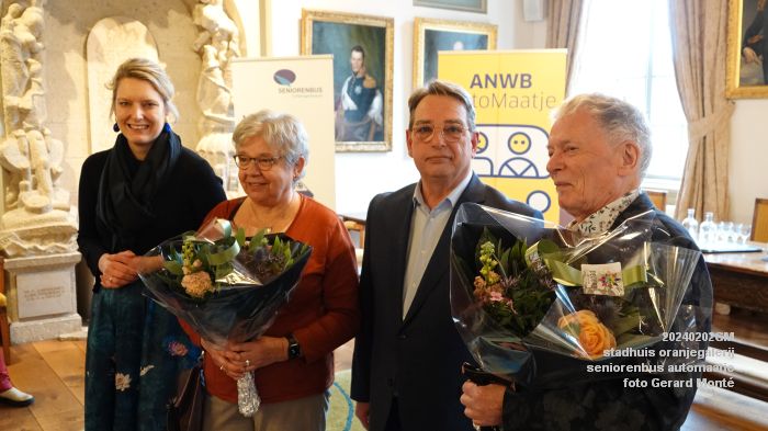 DSC06343- stadhuis oranjegalerij seniorenbus automaatje - 2feb2024 - foto GerardMontE web