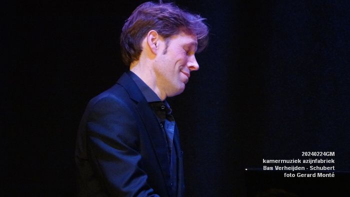 DSC07359- kamermuziek azijnfabriek - Bas Verheijden piano - Schubert - 24feb024 - foto GerardMontE web