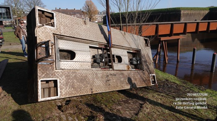DSC08045- gezonken roeibak rv De Hertog gelicht - 27feb2024 - foto GerardMontE web