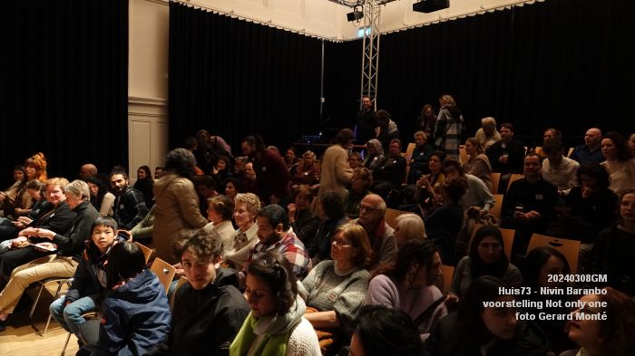 DSC08944- Huis73 - Nivin Baranbo - solovoorstelling Not only one - 8mrt2024 - foto GerardMontE web