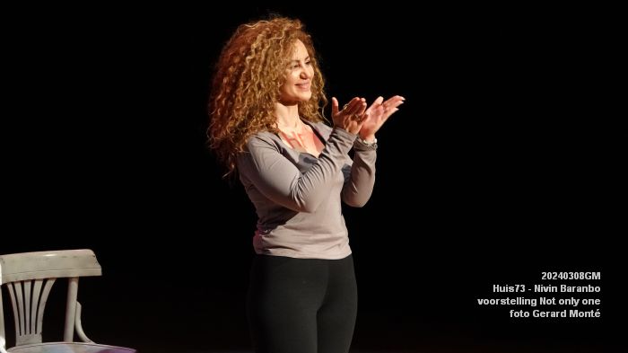 DSC09143- Huis73 - Nivin Baranbo - solovoorstelling Not only one - 8mrt2024 - foto GerardMontE web
