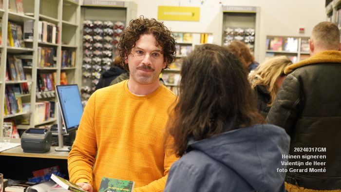 DSC06813- Heinen signeren - Valentijn de Heer - 17mrt2024 - foto Gerard MontE web