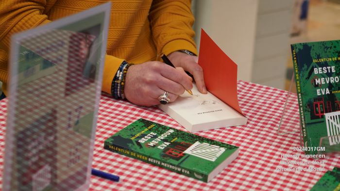 DSC06817- Heinen signeren - Valentijn de Heer - 17mrt2024 - foto Gerard MontE web