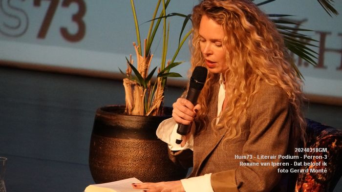 DSC00034- Literair Podium in Perron-3 met Roxane van Iperen - Dat beloof ik - 18mrt2024 - foto GerardMontE web