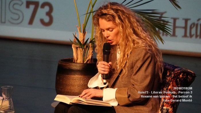 DSC00037- Literair Podium in Perron-3 met Roxane van Iperen - Dat beloof ik - 18mrt2024 - foto GerardMontE web
