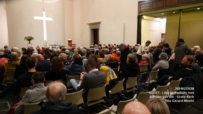DSC00609- Literair Podium in de Grote Kerk - Adriaan van Dis - 22mrt2024 - foto GerardMontE web