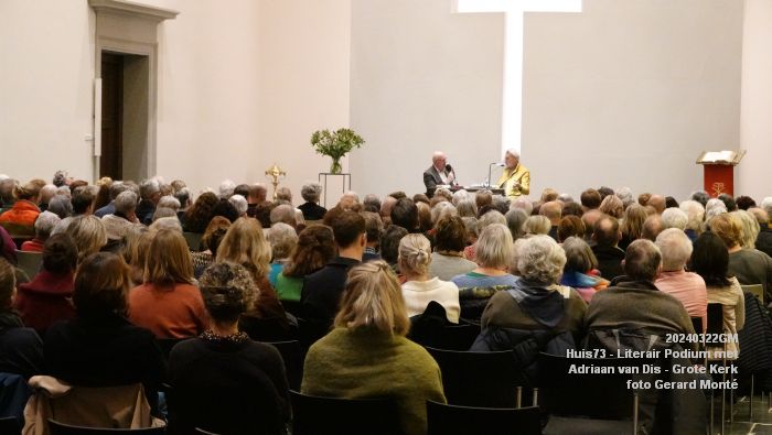 DSC00646- Literair Podium in de Grote Kerk - Adriaan van Dis - 22mrt2024 - foto GerardMontE web