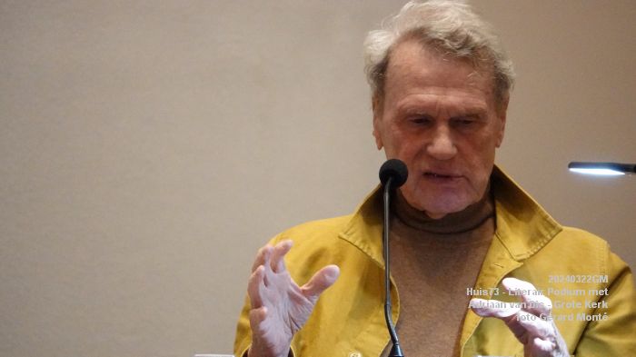 DSC00685- Literair Podium in de Grote Kerk - Adriaan van Dis - 22mrt2024 - foto GerardMontE web