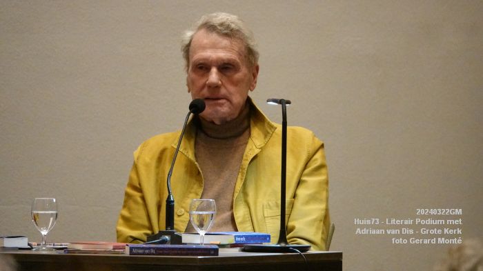 DSC00696- Literair Podium in de Grote Kerk - Adriaan van Dis - 22mrt2024 - foto GerardMontE web