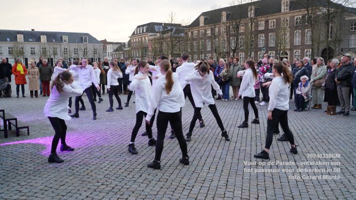 DSC07869- Vuur op de Parade - ontsteken van het paasvuur voor de kerken in Den Bosch - 30mrt2024 - foto Gerard MontE web