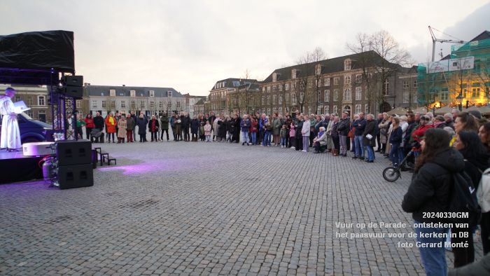 DSC07884- Vuur op de Parade - ontsteken van het paasvuur voor de kerken in Den Bosch - 30mrt2024 - foto Gerard MontE web