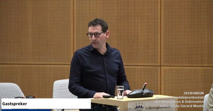 A raadszaal- 17-  i en o - gemeenteraadsbijeenkomst- I-O Informeren-Ontmoeten - 8apr2024 - foto Gerard MontE web