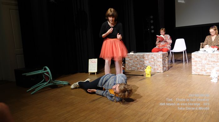 aDSC09995- Huis73 - Tint Thuis in het theater - Het leven is een feestje - 8juni2024 - foto Gerard MontE web