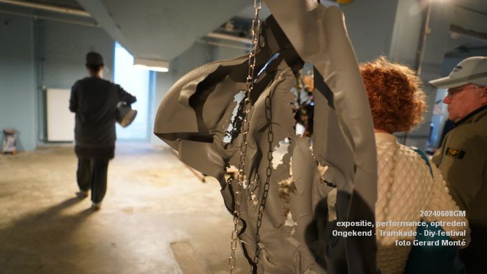 DSC01638- expositie performance en optreden Ongekend op de Tramkade - Diy-festival - 8juni2024 - foto Gerard MontE web