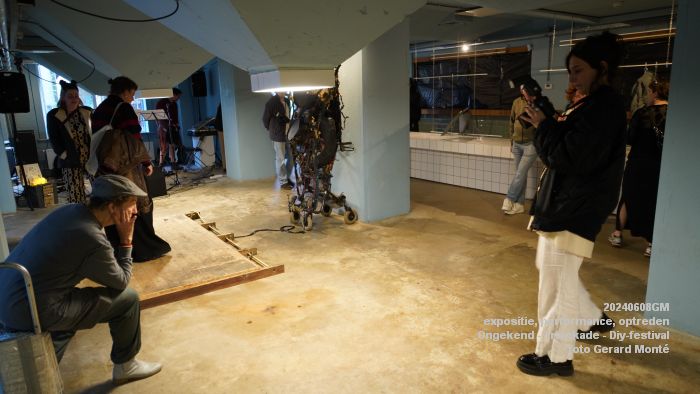 DSC01648- expositie performance en optreden Ongekend op de Tramkade - Diy-festival - 8juni2024 - foto Gerard MontE web
