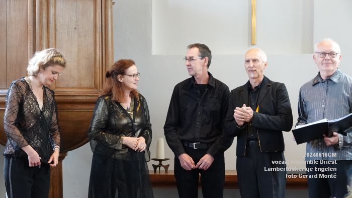DSC01294- koor Driest in kerkje Engelen - 16juni2024 - foto Gerard MontE web