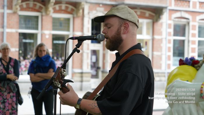 DSC02225- Stationsweg onthulling beeld Stille strijd - 17juni2024 - foto Gerard MontE web