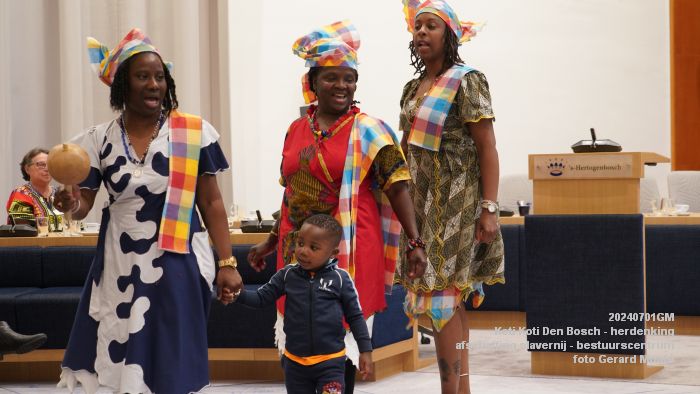 DSC03003- Keti Koti Den Bosch - herdenking 161 jaar afschaffing slavernij - bestuurscentrum - 1juli2024 - foto GerardMontE web